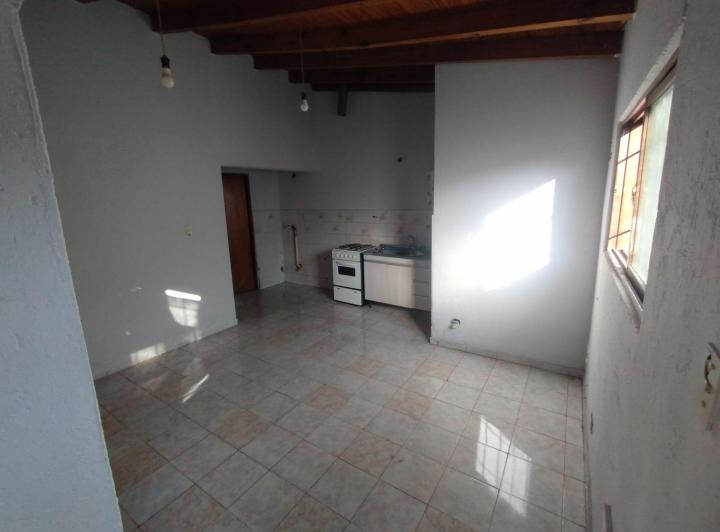 Casa · 100m² · 4 Ambientes · 2 Cocheras