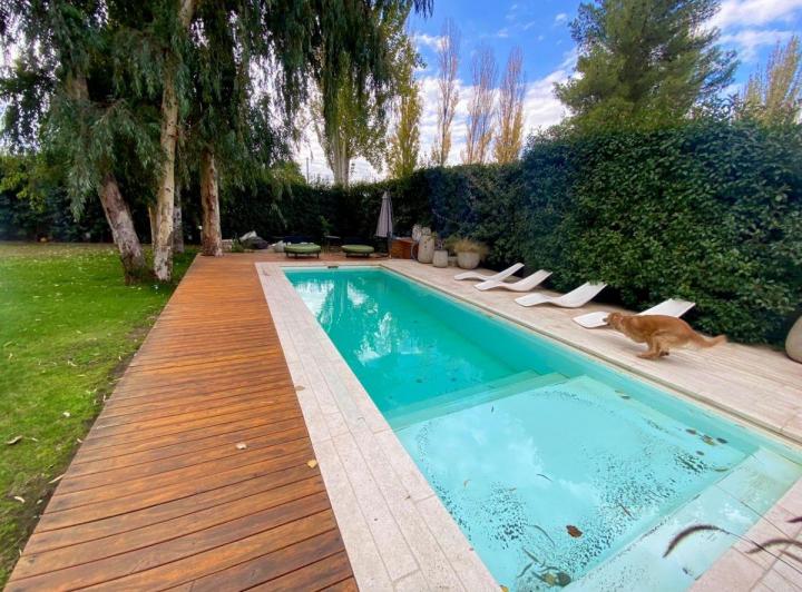 Casa · 485m² · 7 Ambientes · 1 Cochera