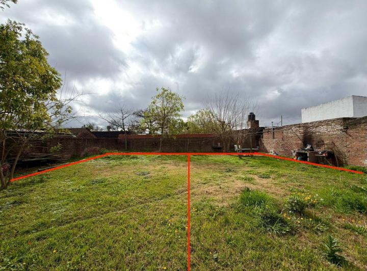 Terreno · 235m²