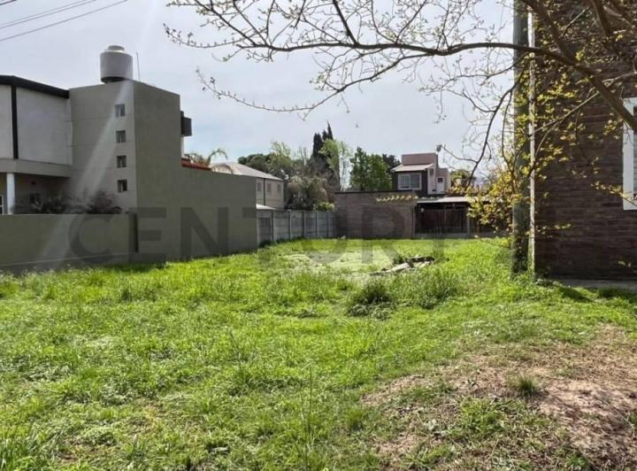 Terreno · 323m²