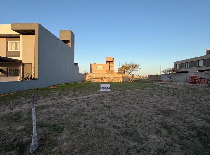 Terreno · 300m²
