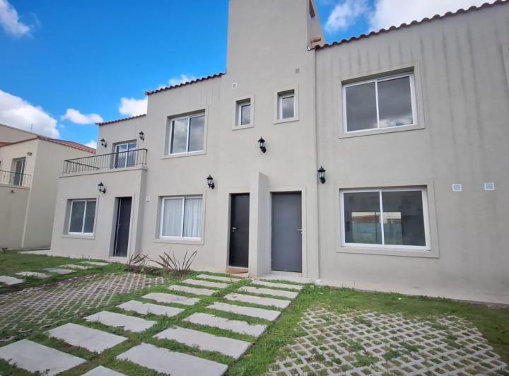 Casa · 85m² · 3 Ambientes · 1 Cochera