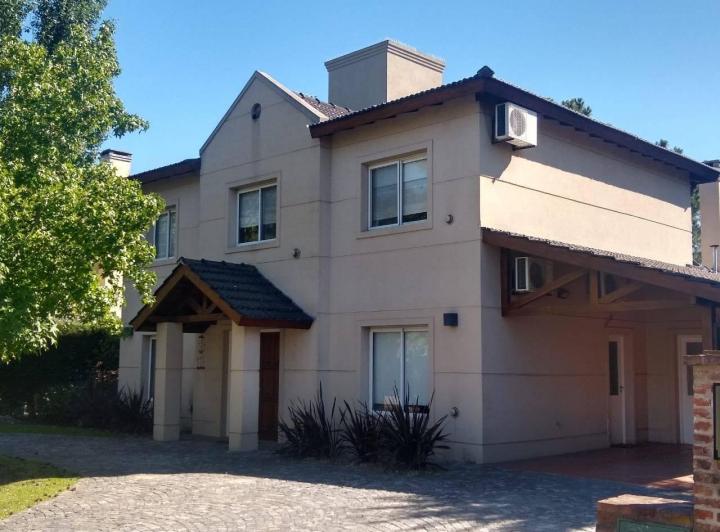 Casa · 180m² · 5 Ambientes · 1 Cochera