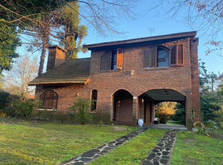 Casa · 145m² · 4 Ambientes · 1 Cochera