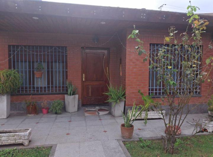 Casa · 154m² · 5 Ambientes · 1 Cochera