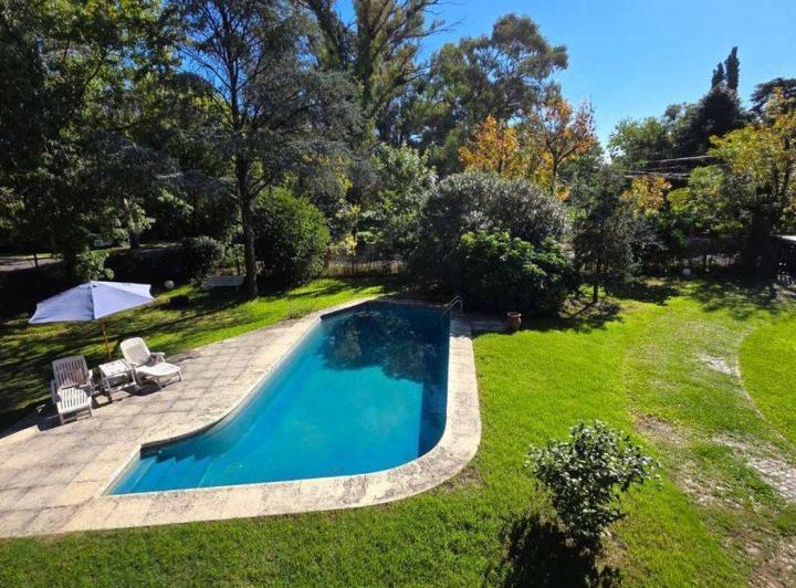Casa · 270m² · 5 Ambientes · 2 Cocheras
