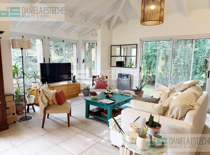Casa · 146m² · 4 Ambientes · 3 Cocheras