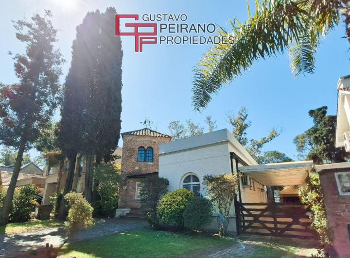 Casa · 269m² · 5 Ambientes · 2 Cocheras