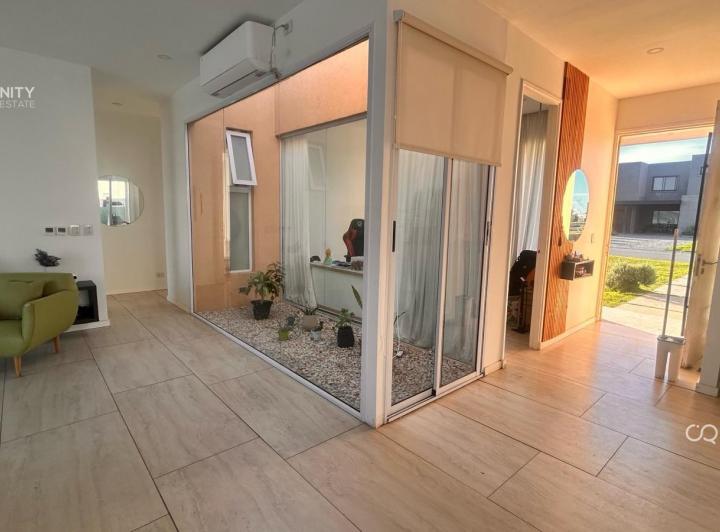 Casa · 140m² · 4 Ambientes · 2 Cocheras