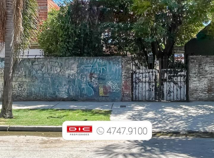 Casa · 300m² · 3 Ambientes · 1 Cochera