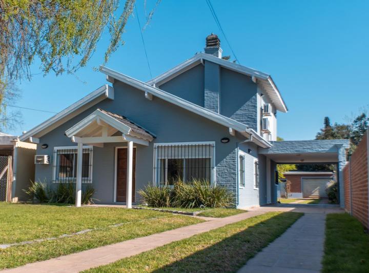 Casa · 240m² · 3 Dormitorios