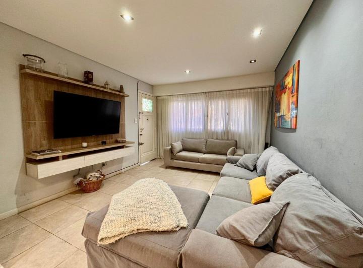 Casa · 145m² · 4 Ambientes · 1 Cochera