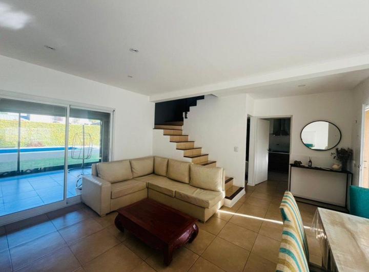 Casa · 101m² · 3 Ambientes · 1 Cochera
