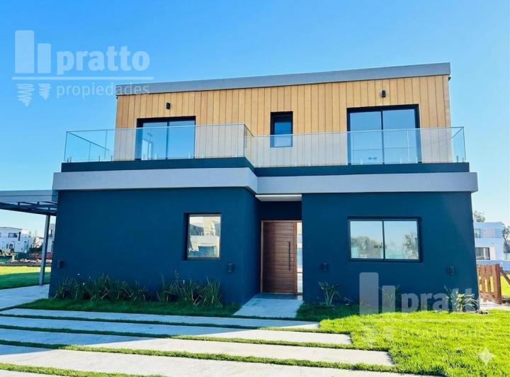 Casa · 300m² · 6 Ambientes · 2 Cocheras