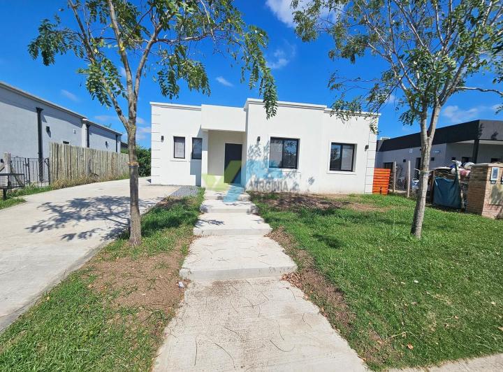 Casa · 148m² · 4 Ambientes · 2 Cocheras