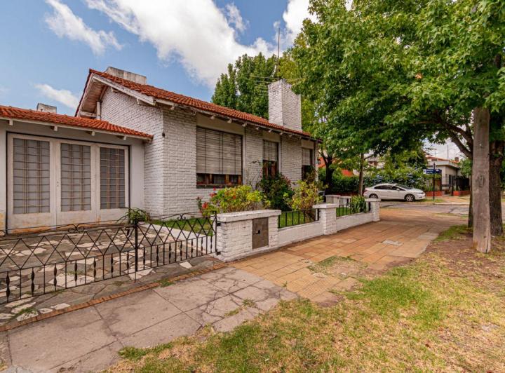 Casa · 147m² · 4 Ambientes · 1 Cochera