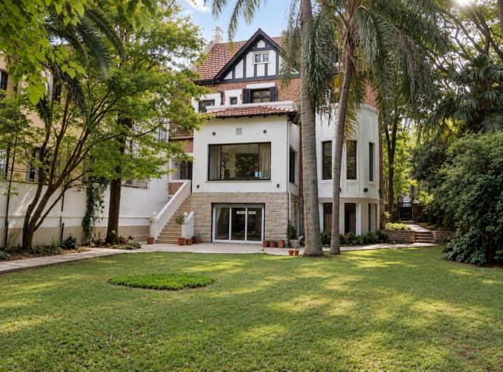 Casa · 640m²