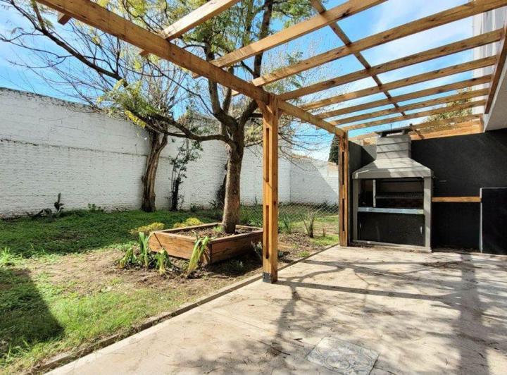 Casa · 103m² · 4 Ambientes · 1 Cochera