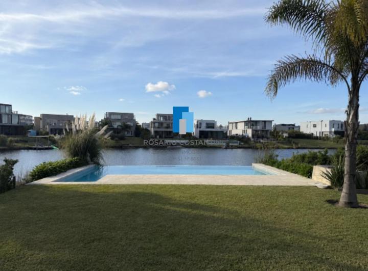 Casa · 706m² · 7 Ambientes