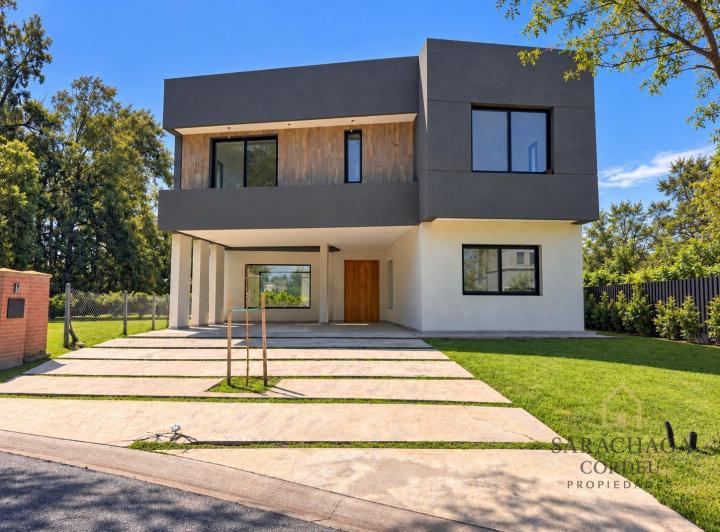 Casa · 170m² · 5 Ambientes · 2 Cocheras