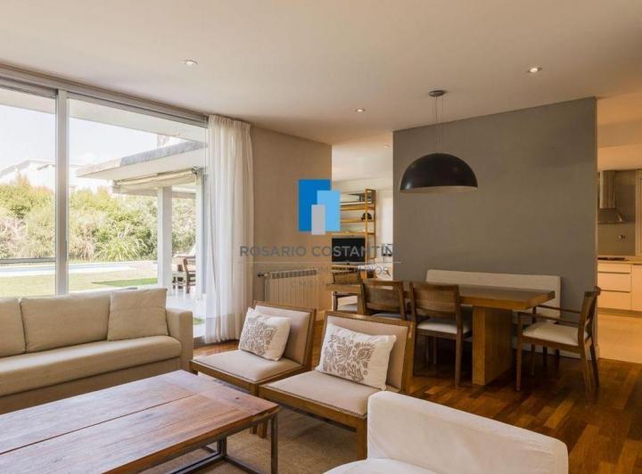 Casa · 260m² · 7 Ambientes · 1 Cochera
