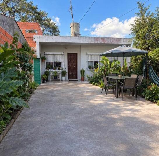Casa · 90m² · 4 Ambientes · 2 Cocheras