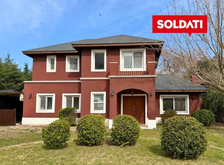 Casa · 180m² · 5 Ambientes · 1 Cochera