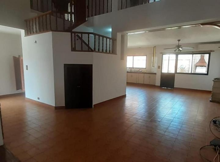 Casa · 170m² · 4 Ambientes · 3 Cocheras