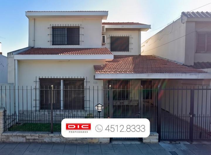 Casa · 160m² · 5 Ambientes · 1 Cochera