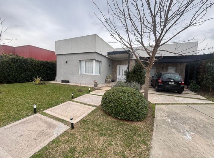 Casa · 120m² · 4 Ambientes · 1 Cochera