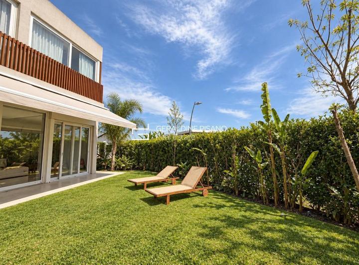 Casa · 232m² · 4 Ambientes · 4 Cocheras
