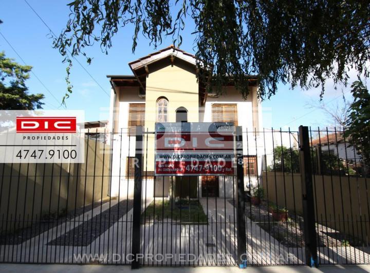 Casa · 157m² · 6 Ambientes · 1 Cochera
