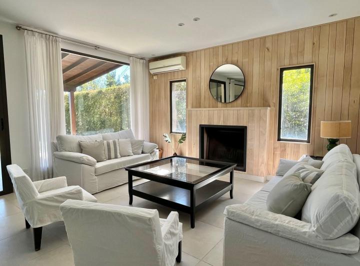 Casa · 230m² · 5 Ambientes