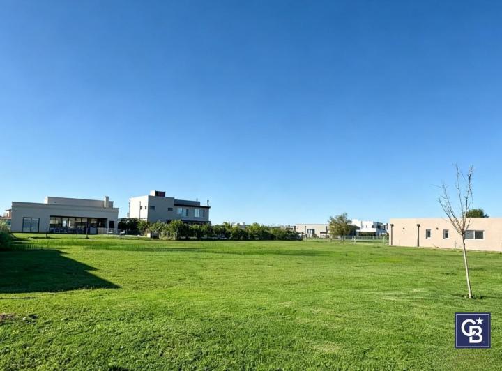 Terreno · 782m²