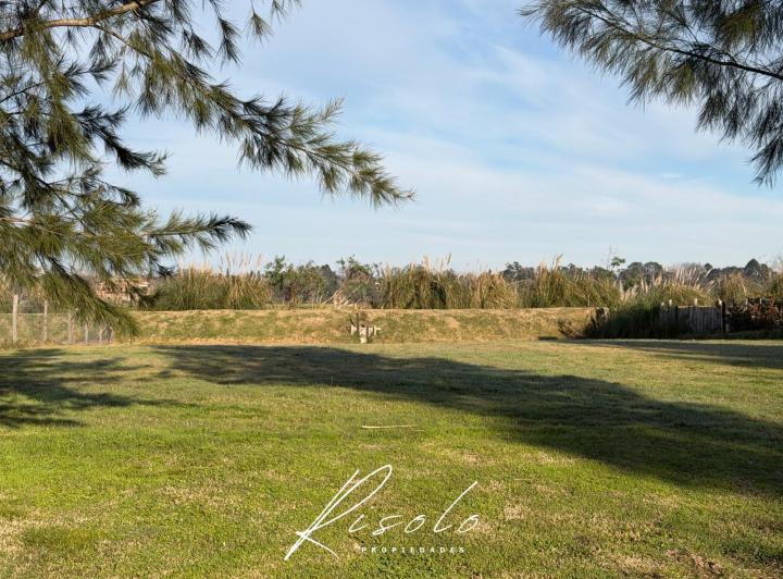 Terreno · 928m²