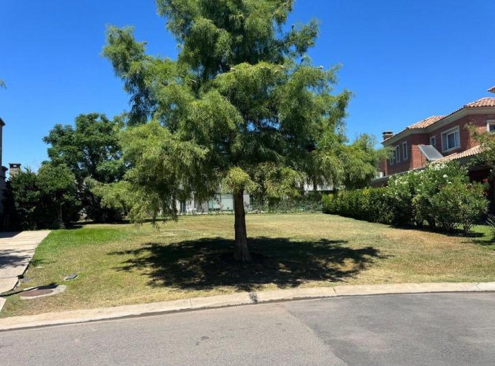 Terreno · 634m²