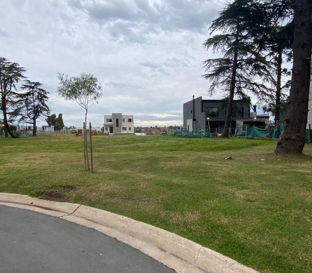 Terreno · 496m²