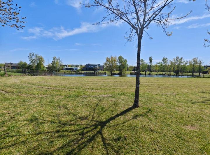 Terreno · 1350m²