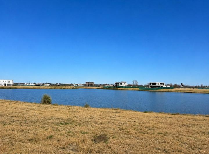 Terreno · 951m²