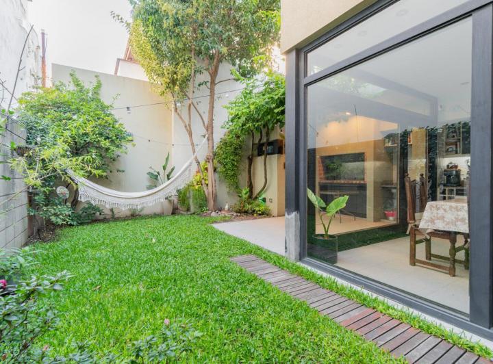 Casa · 264m² · 4 Ambientes · 2 Cocheras