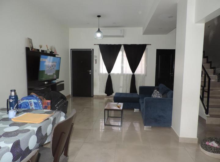 Casa · 187m² · 4 Ambientes · 1 Cochera