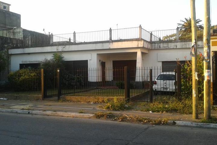Casa · 140m² · 4 Ambientes · 1 Cochera