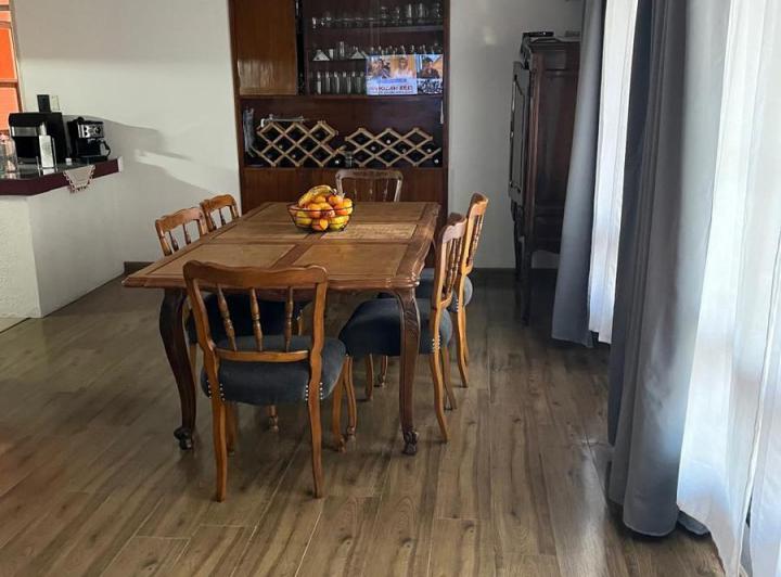 Casa · 407m² · 3 Ambientes · 1 Cochera