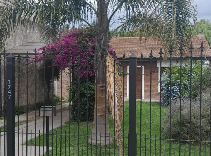 Casa · 96m² · 4 Ambientes · 3 Cocheras