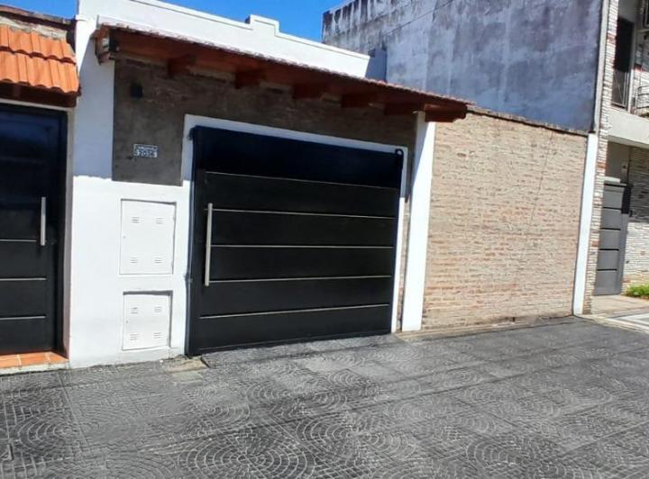 Casa · 1m² · 4 Ambientes · 1 Cochera