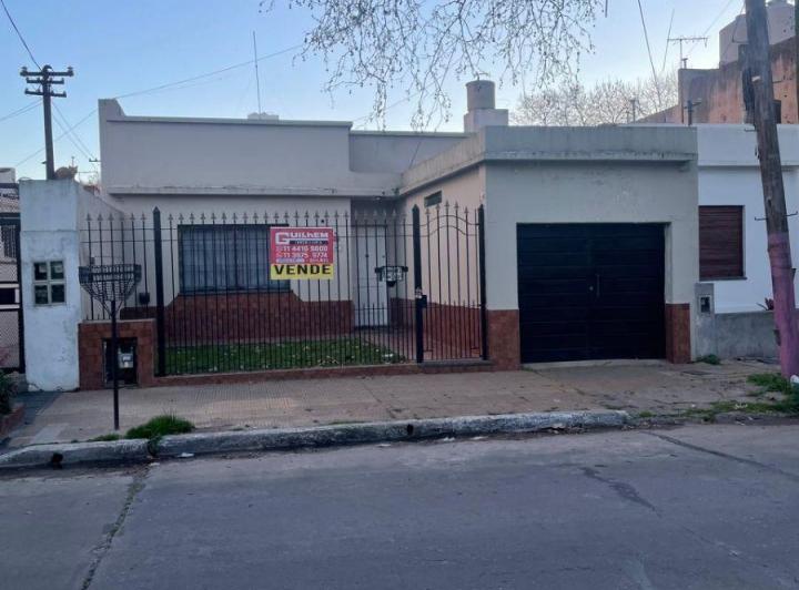 Casa · 103m² · 3 Ambientes · 1 Cochera