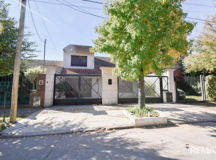 Casa · 151m² · 4 Ambientes · 3 Cocheras