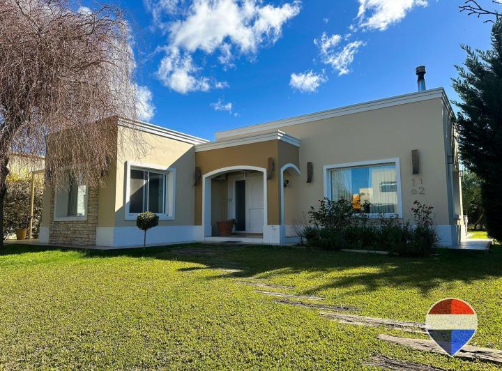 Casa · 148m² · 3 Ambientes · 2 Cocheras