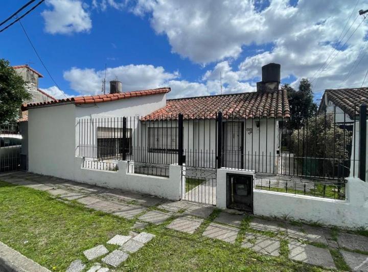 Casa · 96m² · 5 Ambientes