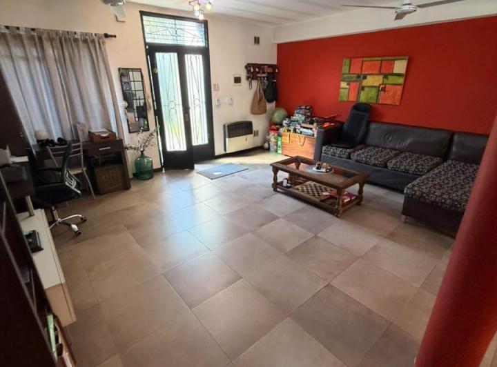 Casa · 140m² · 4 Ambientes · 2 Cocheras